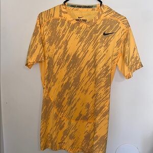 2/19🔥 Nike Pro Combat Men's Yellow Shirt
